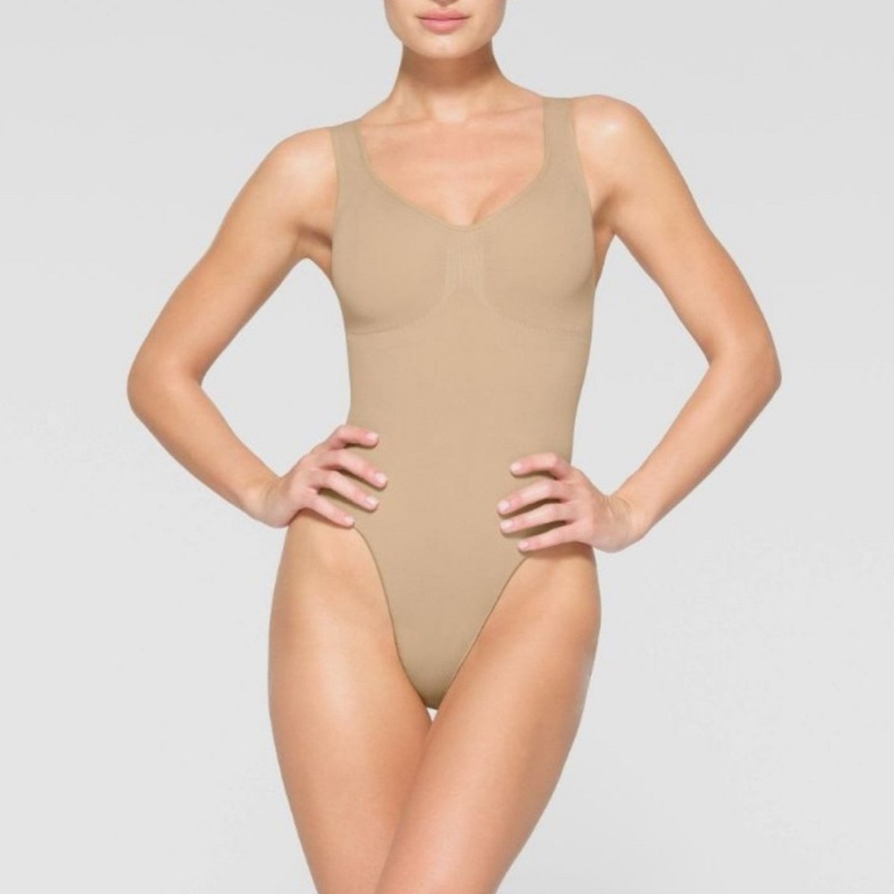 NWOT Skims Shapewear Thick Strap